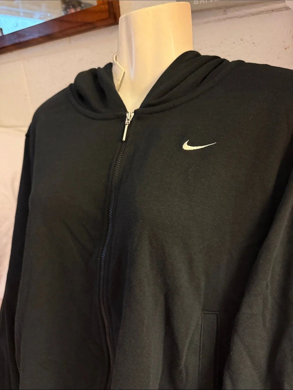 NIke - Picture 3 of 6